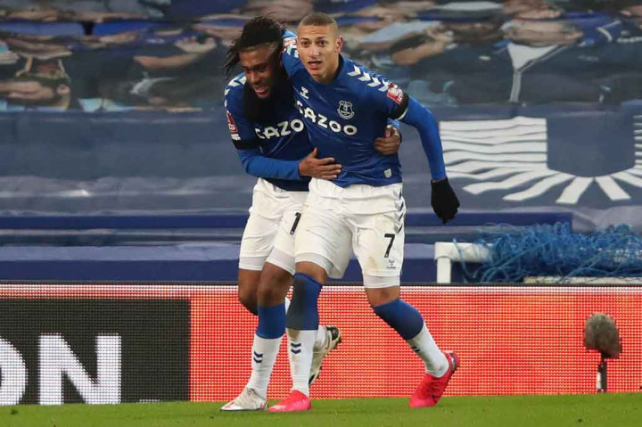 Akan tetapi, Everton mampu merestorasi keunggulan pada menit ke-68 melalui gol kedua Richarlison yang dengan tenang memperdaya Lloris dari sudut sempit setelah menerima umpan dari Sigurdsson.