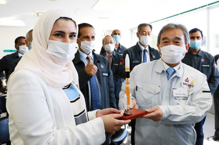 Perhatian kepada perempuan yang sejak kecil antusiastis kepada ruang angkasa itu kian besar manakala Al Amal sukses mencapai Planet Mars sehingga UEA menjadi negara kelima di dunia yang berhasil mencapai Planet Merah. UEA juga menjadi negara Arab pertama yang meluncurkan misi antarplanet.