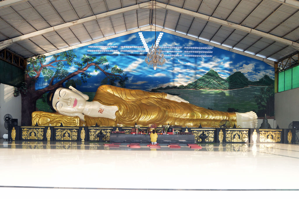 Peringatan Tahun Baru Imlek 2572 di dua tempat ibadah yaitu di
Wihara Buddha Dharma & 8 Posat dan Wihara Shian Djin Ku Pho, Tonjong, Bogor, Jawa Barat, Jumat, 12 Februari 2021, berlangsung khidmat.