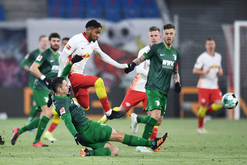 Nkunku nyaris berhasil menambah gol keduanya di menit-menit akhir pertandingan, namun sayang bola membentur tiang gawang.