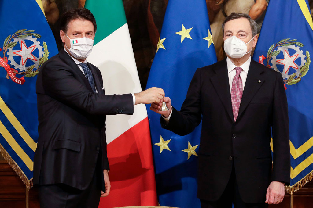 Draghi, yang punya latar belakang sebagai ekonom, mengemban tugas untuk memulihkan perekonomian di Italia yang terpuruk akibat pandemi. Ia juga harus menyusun rencana bagaimana mengalokasikan dana lebih dari 200 miliar euro (sekitar Rp3.353 triliun) yang diberikan oleh Uni Eropa untuk bangkit dari resesi.