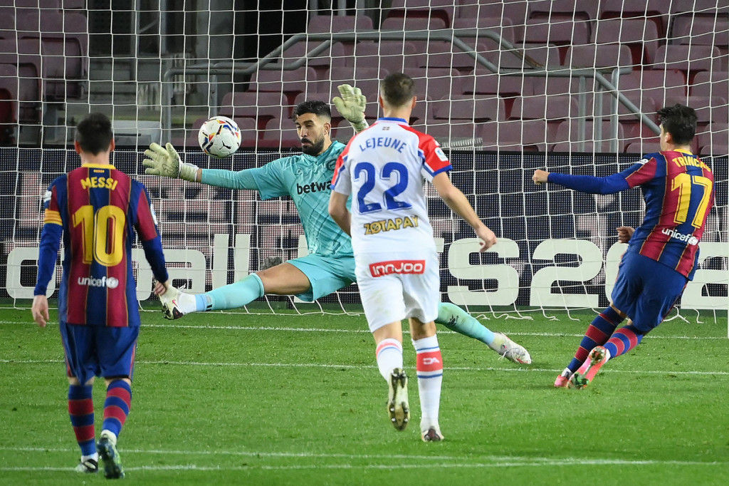 Barcelona membuka keunggulan pada menit ke-29 melalui Francisco Trincao. 