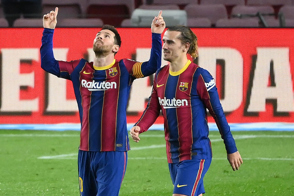 Pada menit ke-35, Barcelona kembali menjebol gawang Alaves. Kali ini bola dilesakkan Messi yang memanfaatkan bola rebound dari kegagalan Griezmann mengeksekusi tendangan satu lawan satu dengan kiper Alaves Fernando Pacheco.