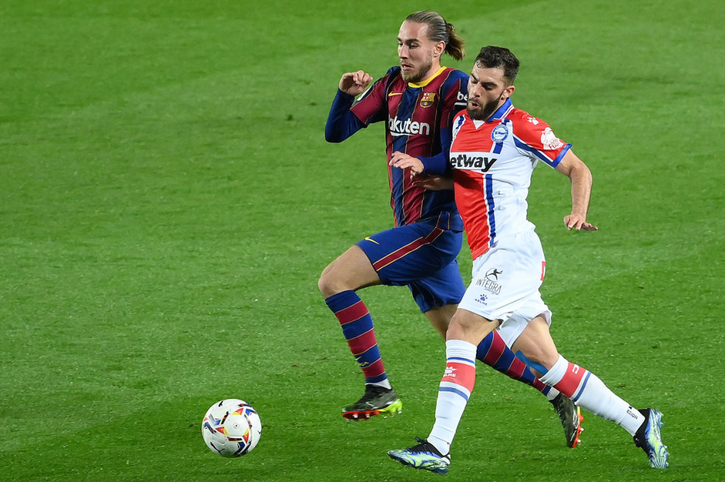 Alaves mencetak gol balasan pada menit ke-57 melalui Luis Rioja. Gol itu tercipta tidak lepas dari blunder Ilaix Moriba yang salah dalam melakukan operan.
