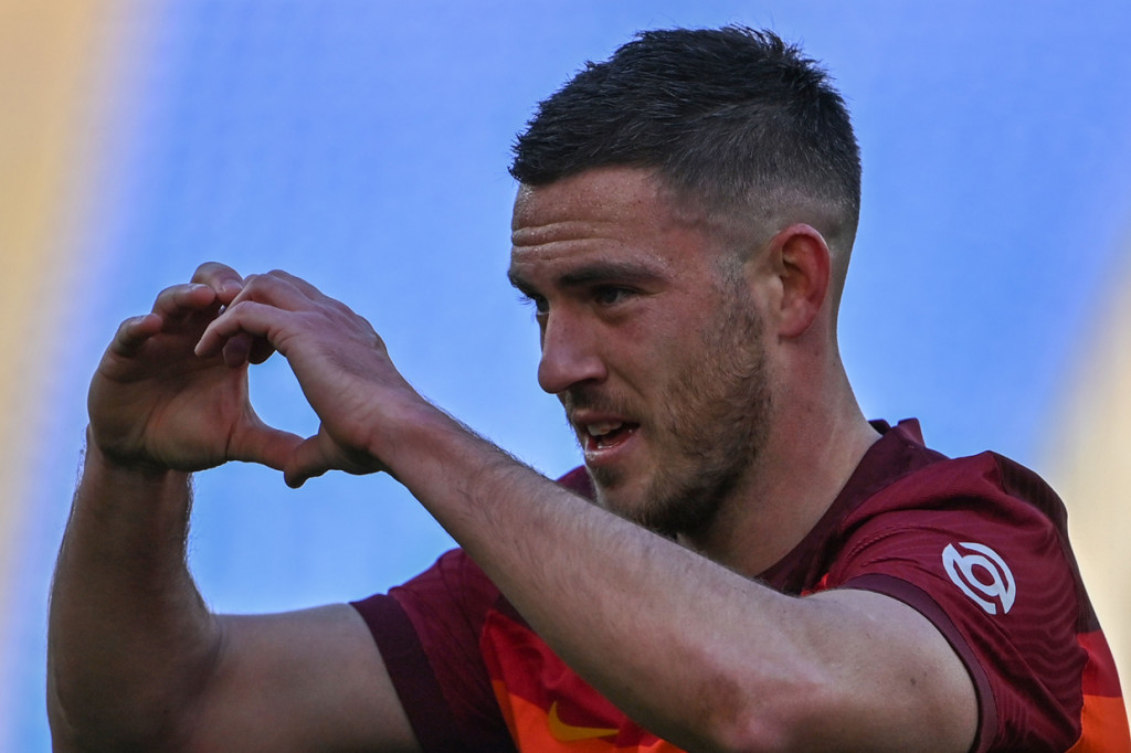 Gol kedua Jordan Veretout dicetak via titik penalti di menit ke-25. Itu setelah oleh kiper Udinese, Juan Musso melanggar Henrikh Mkhitaryan.