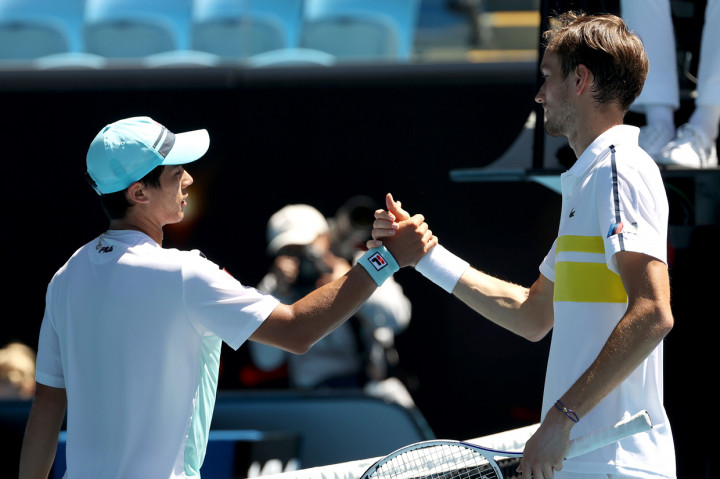 Kepastian didapat setelah Daniil Medvedev sukses memetik kemenangan tiga set langsung atas wakil Amerika Serikat, Mackenzie McDonald, dengan skor 6-4, 6-2, dan 6-3.
