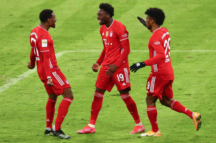 Dan Alphonso Davies melepaskan tembakan keras pada menit ke-70 untuk mengamankan satu poin bagi Bayern.