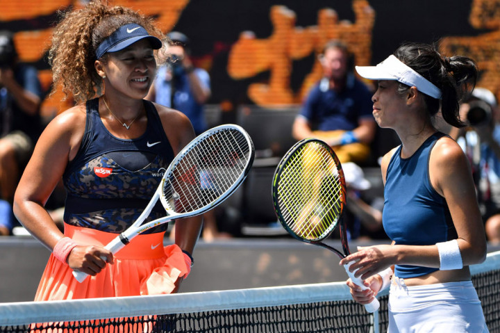 Petenis nomor tiga dunia Naomi Osaka menyingkirkan petenis Taiwan Hsieh Su-wei di perempat final Australia Open 2021 dengan straight set, Selasa, 16 Februari 2021. Di semifinal Osaka akan melawan pemenang antara Serena Williams atau Simona Halep.