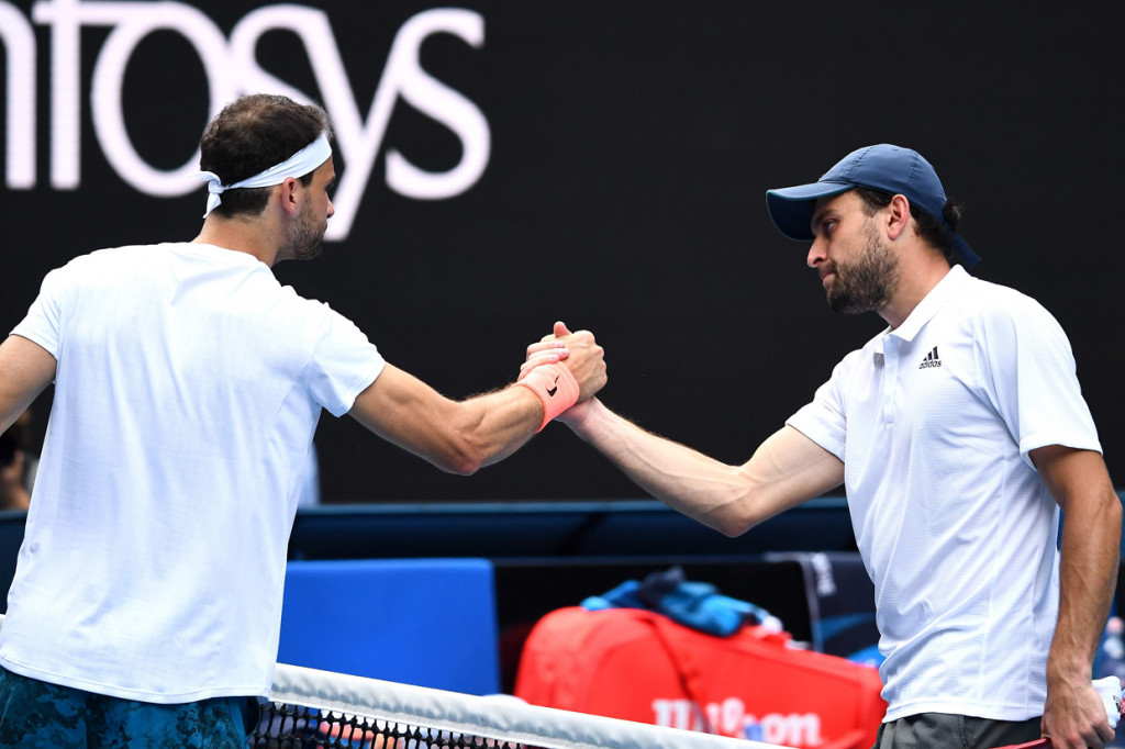 Betanding di Melbourne Park, Melbourne, Australia, Selasa, 16 Februari 2021, Karatsev menang empat set dengan skor 2-6, 6-4, 6-1, dan 6-2. AFP Photo/William West