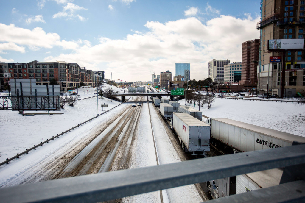 Perusahaan energi milik pemerintah Meksiko, Komisi Kelistrikan Federal (CFE), mengatakan bahwa kegiatan operasional mereka terganggu akibat membekunya jaringan pipa gas alam di Texas.