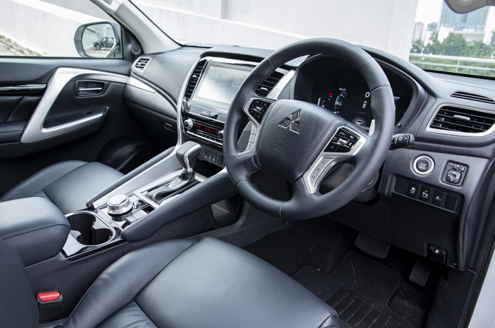 Desain interior tidak ada perubahan yang signifikan, masih mirip dengan model yang ada sebelumnya, namun ada sejumlah ubahan minor di sektor headunit, kontrol AC, dan cluster meter.