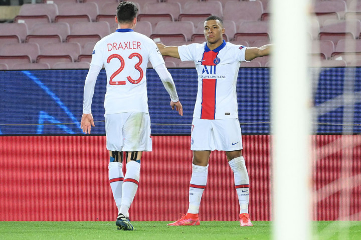 Dan Mbappe kemudian tampil gemilang dengan mencetak hat-trick pada menit ke-84. Mbappe menjadi pemain pertama yang mencetak hat-trick tim tamu di Camp Nou sejak Andriy Shevchenko pada 1997.