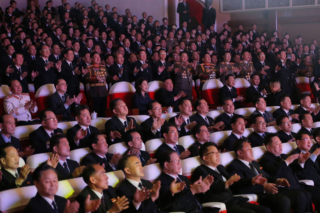 Ri Sol Ju sering menemani Kim Jong Un ke acara-acara umum besar, tetapi ia tidak terlihat sejak Januari tahun lalu, usai hadir dalam sebuah acara liburan Tahun Baru Imlek. Hal itu memicu spekulasi mengenai kondisi kesehatan dan kemungkinan kehamilannya.