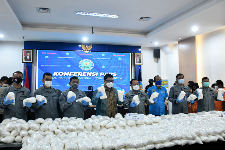 Barang bukti sabu seberat hampir setengah ton itu merupakan hasil pengungkapan empat kasus.