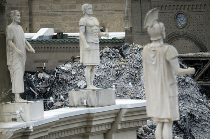 Trump memiliki empat kasino di Atlantic City. Selain Trump Plaza, ada juga Pameran Dunia Trump yang ditutup pada 1999, Trump Marina yang dijual oleh kreditor pada 2011, dan Trump Taj Mahal yang ditutup pada 2016.