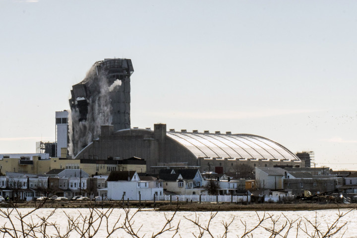 Penghancuran itu menggunakan menggunakan 3 ribu batang dinamit.