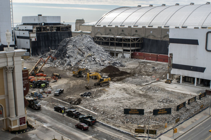 Pada Juni 2020, Wali Kota setempat mengumumkan akan menghancurkan gedung Trump Plaza Hotel dan Kasino. Pemerintah setempat belum mengetahui tanah itu akan digunakan untuk apa setelah menghancurkan gedung.