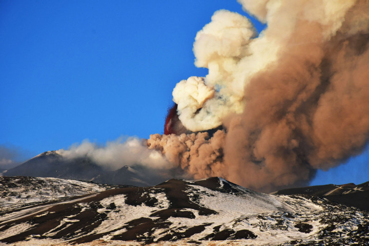 Gunung Etna mengalami erupsi terakhir kali pada Januari lalu.
