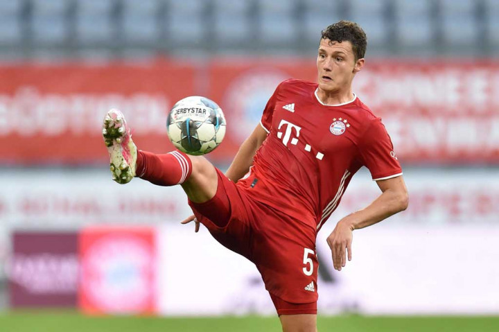 Hasil positif Mueller terjadi pada malam sebelum final Piala Dunia Antarklub di Qatar sepekan silam. Hal itu memaksa penyerang veteran Jerman itu absen pada laga puncak dan pulang terpisah dari rekan-rekan setimnya.