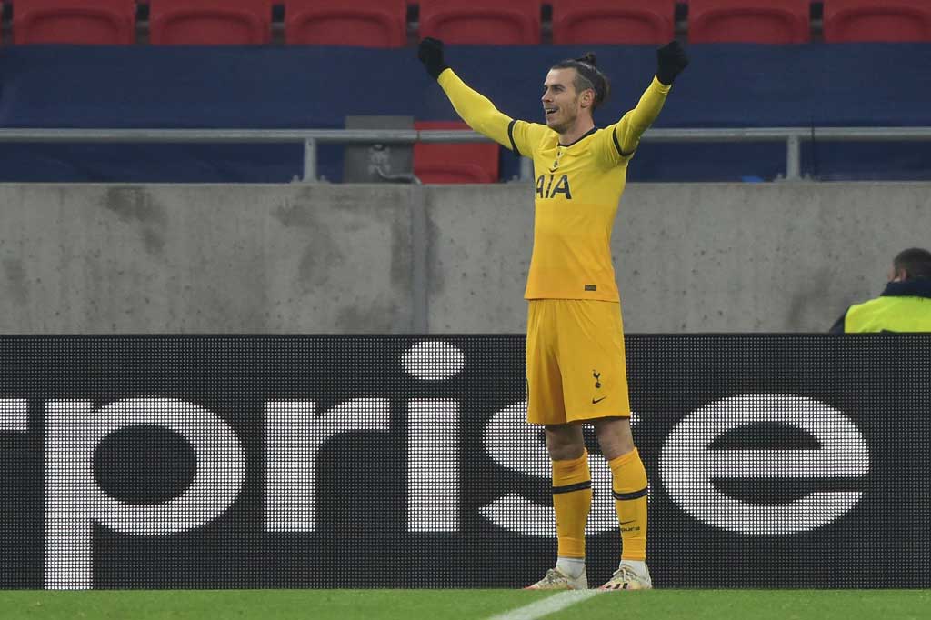 Gol kedua yang ditunggu Tottenham lahir pada menit ke-28 ketika sepakan keras Bale di sisi kanan kotak penalti tak mampu ditepis kiper dan bola dengan mulus meluncur ke gawang Kofler.