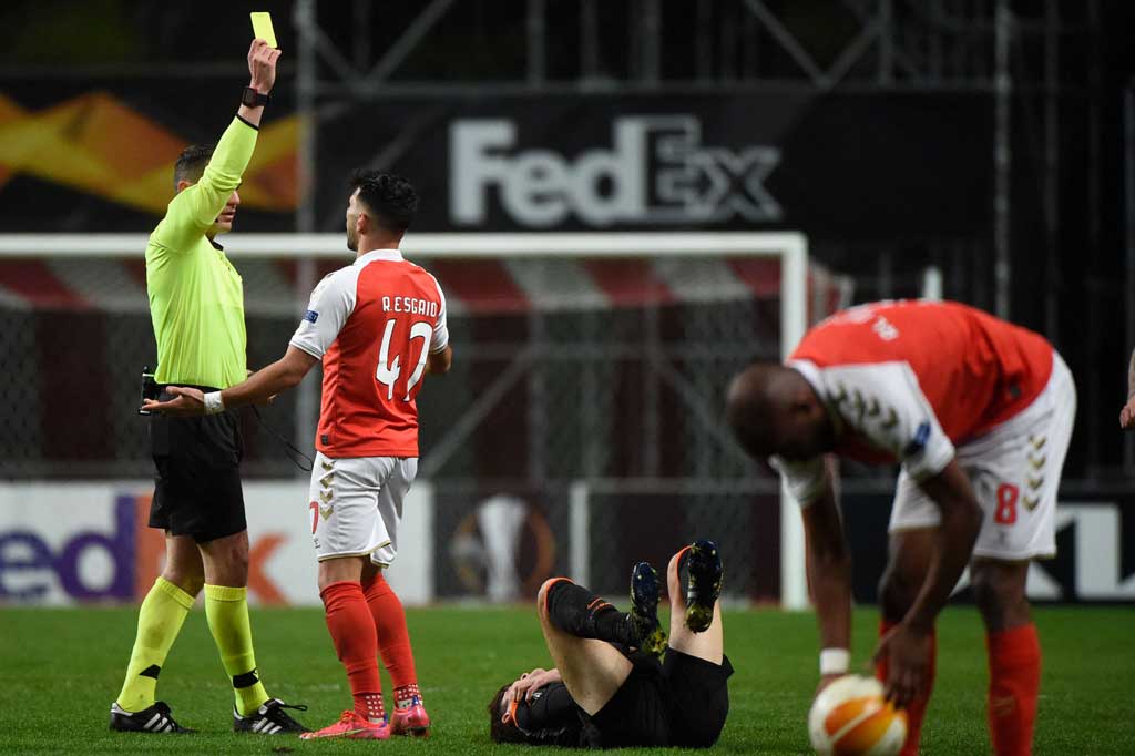 Braga kemudian harus bermain dengan sepuluh orang setelah Ricardo Esgaio mendapat kartu kuning kedua pada menit ke-54.