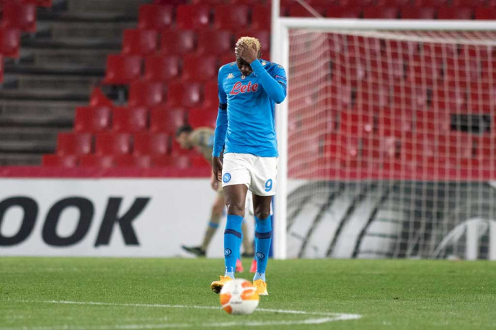 Permainan Napoli sedikit membaik dengan masuknya Piotr Zielinski pada babak kedua. Peluang didapat pemain internasional Polandia itu. Sayang tembakannya masih melambung. Sementara Osimhen juga gagal menerima bola sodoran Fabian Ruiz.