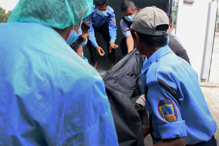 Mya Thwate Thwate Khaing, 20, ditembak di kepalanya selama aksi unjuk rasa anti-kudeta di ibu kota Myanmar, Naypyidaw pada 9 Februari lalu. Meninggalnya Mya Thwate Thwate Khaing merupakan kematian resmi pertama dari gerakan anti-kudeta sejak militer merebut kekuasaan dari Aung San Suu Kyi.