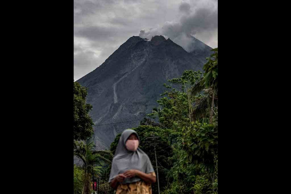 Menurut Kepala Balai Penyelidikan dan Pengembangan Teknologi Kebencanaan Geologi (BPPTKG) Hanik Humaida, selama periode pengamatan itu Merapi juga mengalami 24 kali gempa guguran dengan amplitudo 4-38 mm selama 11-97 detik, satu kali gempa hembusan dengan amplitudo 30 mm selama 32 detik, serta tiga kali gempa fase banyak dengan amplitudo 3 mm selama 6-8 detik.