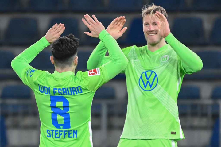 Saat babak kedua baru berlangsung dua menit, Steffen mengemas gol keduanya. Wout Werghorst melepaskan sepakan voli dari tendangan bebas Maximilian Arnold. Bola gagal dikuasai kiper Stefen Ortega dengan baik dan jatuh ke kaki Steffen yang kemudian dengan mudah menceploskan bola ke gawang Arminia.