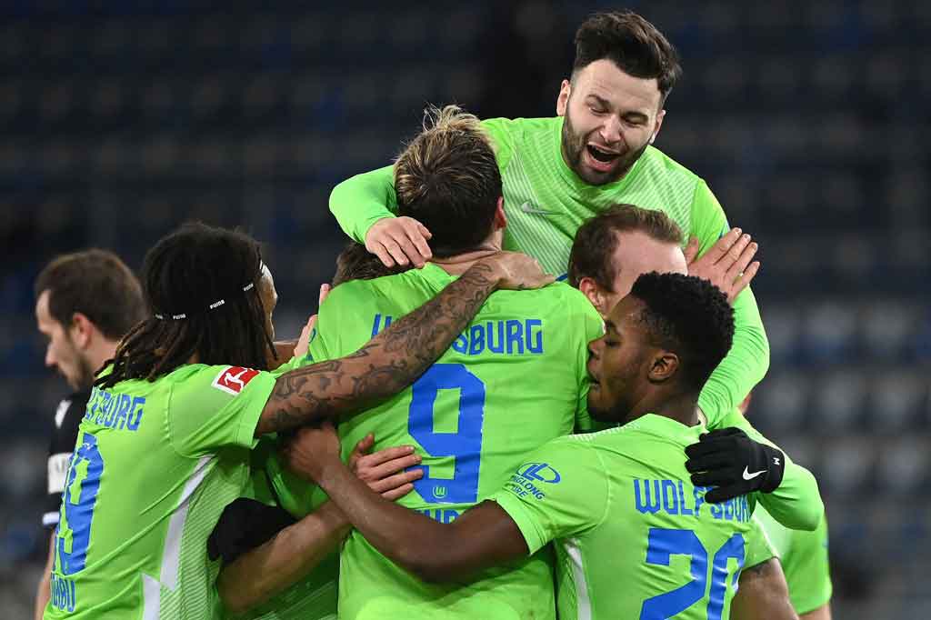 Pasukan Oliver Glasner kini naik ke peringkat ketiga dengan mengemas 42 poin, unggul tiga poin atas tim posisi keempat Eintracht Frankfurt. Sedangkan Arminia tetap berada di urutan ke-16 dengan 18 poin.