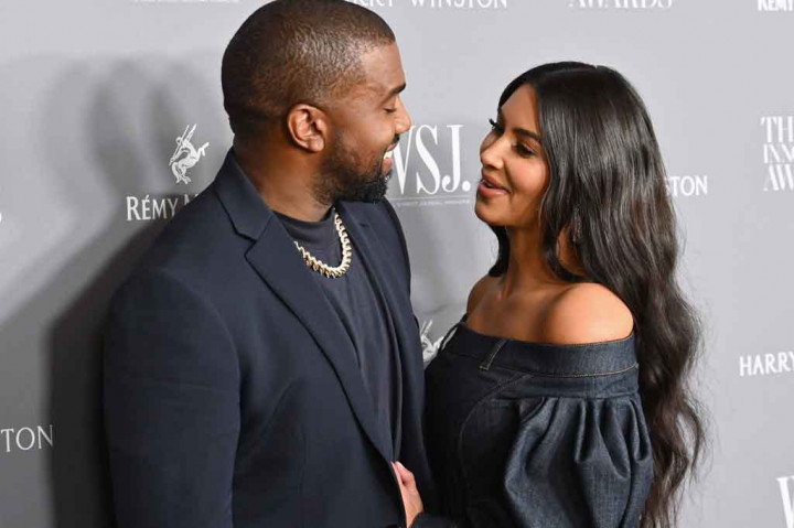 Proses perceraian pasangan mega-selebriti itu terjadi hanya beberapa minggu setelah media AS melaporkan bahwa pasangan itu telah hidup terpisah dan menjalani konseling.