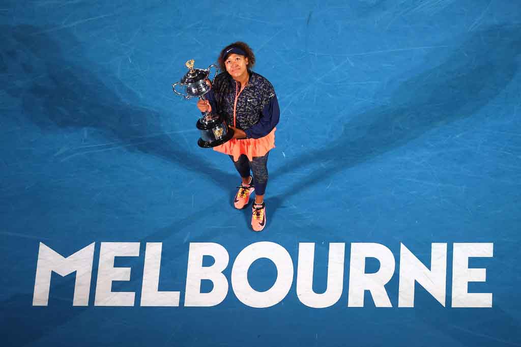 Petenis Jepang Naomi Osaka mengalahkan Jennifer Brady dengan straight set di final Australia Open 2021 untuk memenangkan gelar mayor keempatnya pada Sabtu, 20 Februari 2021.