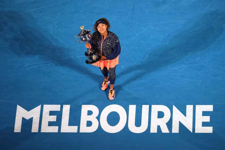 Petenis Jepang Naomi Osaka mengalahkan Jennifer Brady dengan straight set di final Australia Open 2021 untuk memenangkan gelar mayor keempatnya pada Sabtu, 20 Februari 2021.