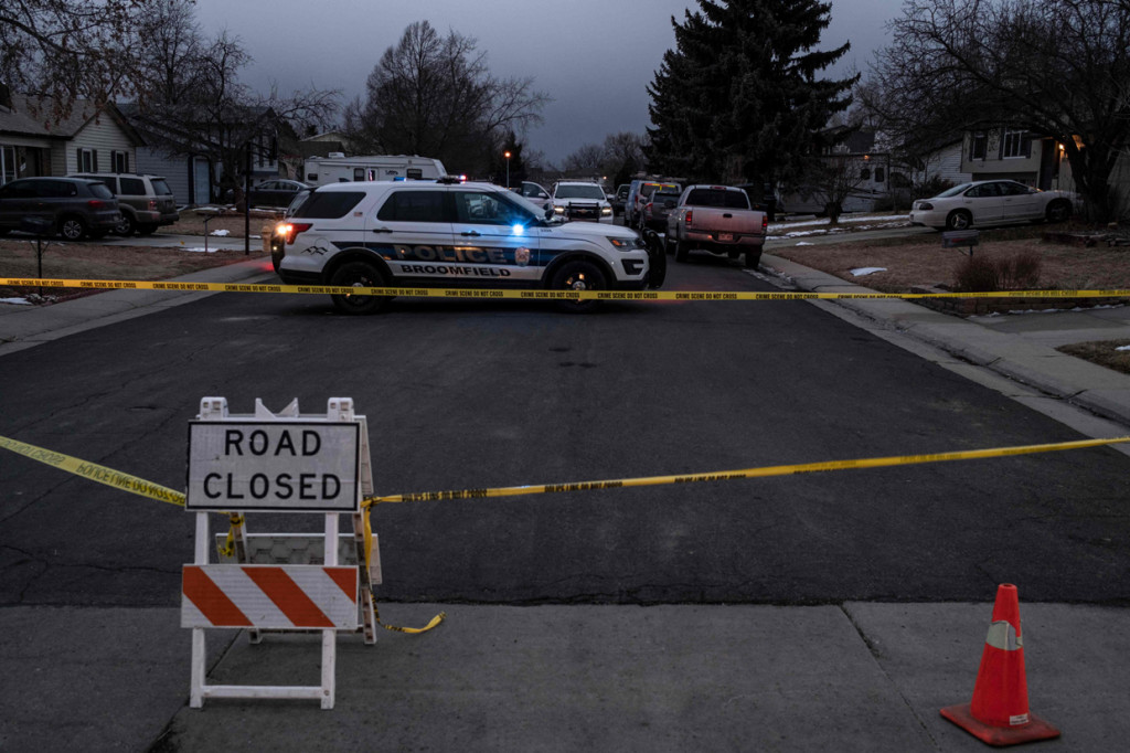 Di sisi lain, pihak Boeing masih menolak berkomentar atas kejadian rusaknya mesin pesawat United Airlines tersebut.