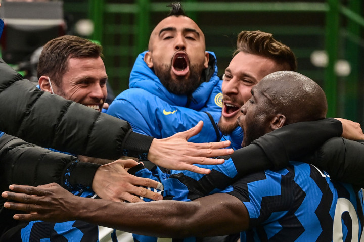 Tambahan tiga poin ini membuat Inter menggeser Milan dari puncak klasemen sementara Serie A dengan 53 poin dari 23 pertandingan. Milan berada tepat di bawahnya dengan selisih empat poin. 