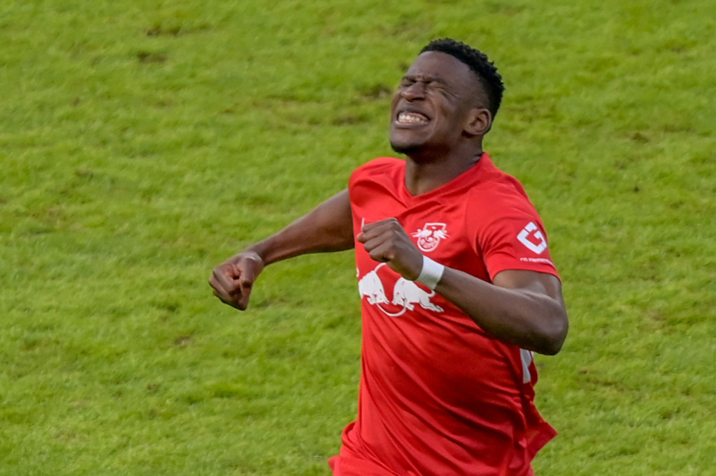 Leipzig menggandakan keunggulan pada menit ke-71 setelah Nordi Mukiele menyambut umpan Tyler Adams.