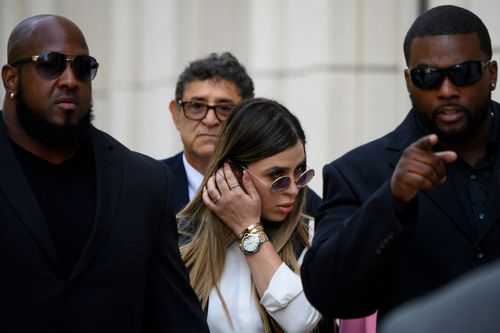 Otoritas Amerika Serikat (AS) telah menangkap istri dari gembong narkoba Meksiko yang dipenjara, Joaqin