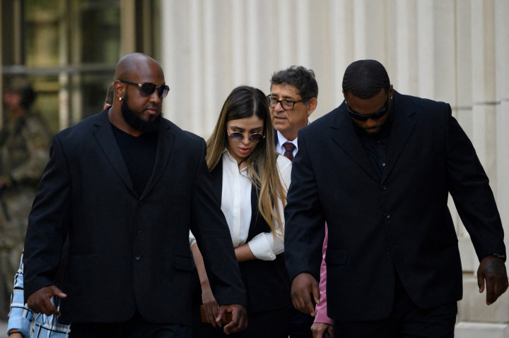 Emma Coronel Aispuro (31) menghadapi tuduhan perdagangan kokain, metamfetamin, heroin dan ganja yang diimpor ke AS.