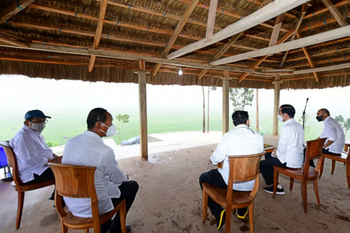 Presiden berharap keberadaan lumbung pangan dapat mendorong panen padi di Sumba Tengah dapat dilakukan dua kali dalam setahun.