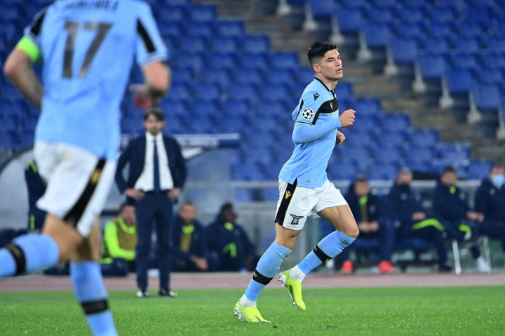 Tuan rumah akhirnya memperkecil ketertinggalan pada menit ke-49 melalui Joaquin Correa. 