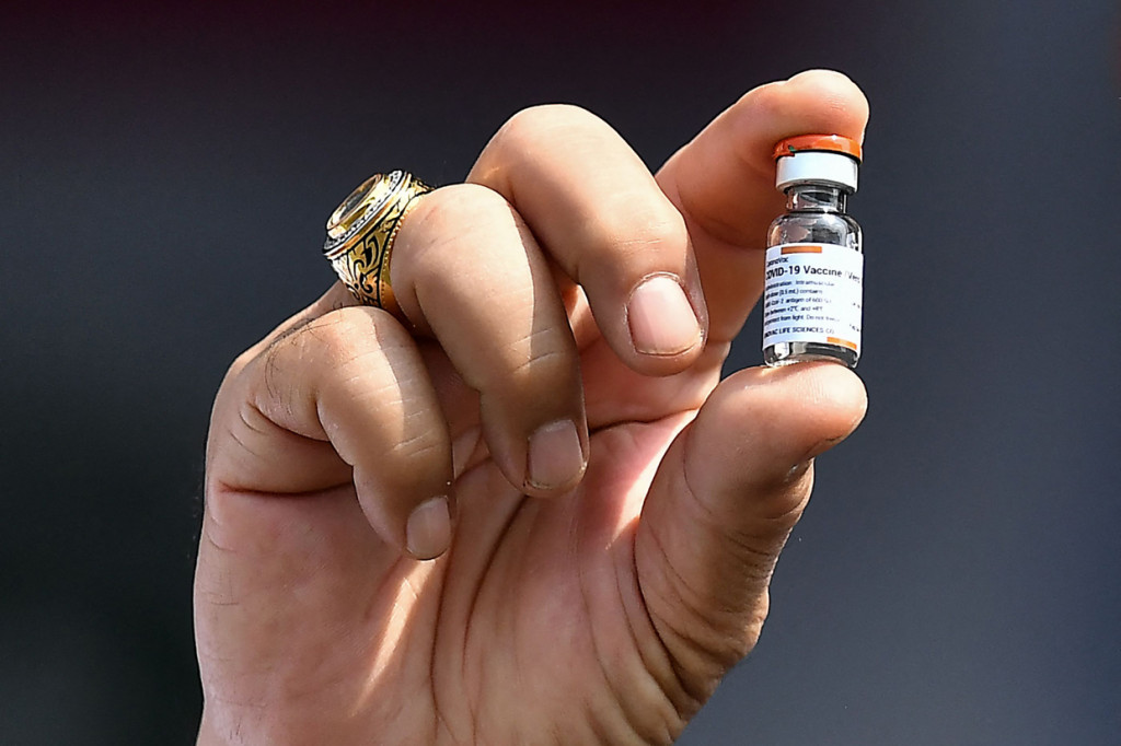 Thailand yang disebut-sebut sebagai salah satu negara dengan penanganan pandemi yang cukup baik, mengalami lonjakan kasus Covid-19 pada Desember 2020 hingga Januari 2021.