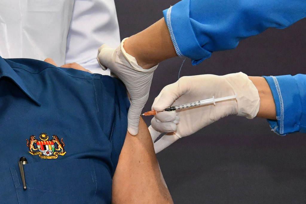 Malaysia melaksanakan Program Imunisasi Covid-19 Kebangsaan (vaksinasi) mulai hari ini, Rabu, 24 Februari 2021. 