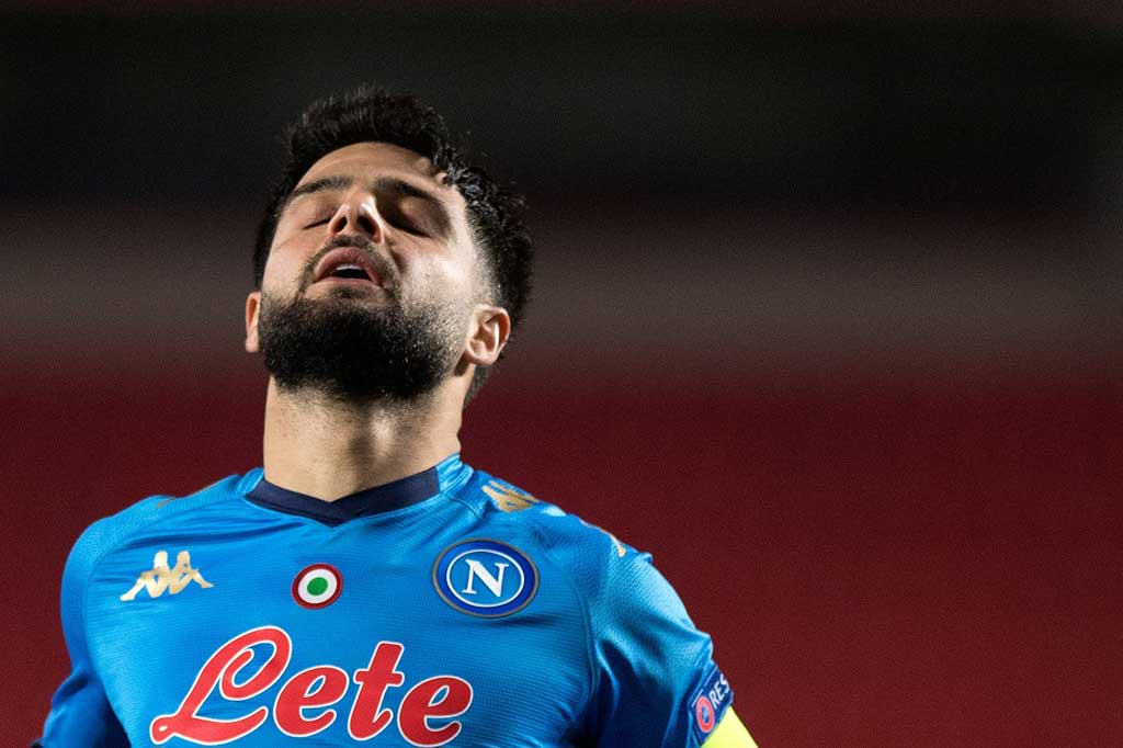 Insigne memperoleh dua kesempatan untuk merestorasi keunggulan Napoli. Tetapi satu tembakannya masih belum cukup melewati barisan pertahanan Granada dan yang lainnya mampu diamankan oleh kiper Rui Silva. Skor imbang bertahan hingga turun minum.