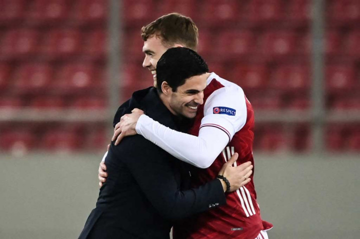 Arsenal akan mengetahui lawan mereka di babak 16 besar ketika UEFA melakukan pengundian pada Jumat petang ini.