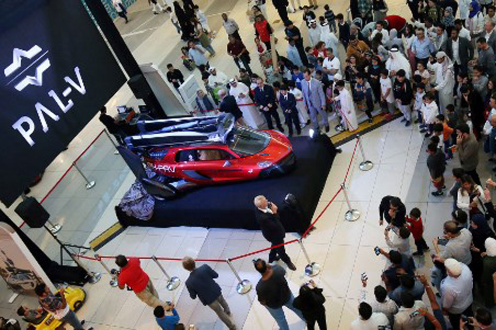 Seusai menjalani pengujian selama 10 tahun, tim spesialis EASA menuntaskan persyaratan sertifikasi untuk PAL-V Liberty, sebuah mobil terbang dengan desain layaknya mobil mungil tiga roda yang dilengkapi sayap.