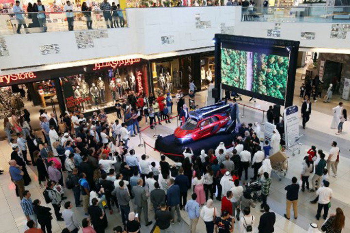 Pada 2009, PAL-V mengajukan sertifikasi spesifikasi Helikopter Kecil CS-27 kepada EASA. Hal itu menjadi titik awal untuk seluruh model yang akan disertifikasi. PAL-V bekerja sama dengan EASA untuk mengubah daftar lengkap, meliputi lebih dari 1.500 kriteria, agar bisa mendapatkan sertifikasi itu. Daftar itu diterbitkan tahun lalu untuk ditinjau oleh pakar industri dan versi finalnya telah diterbitkan pada pekan lalu.