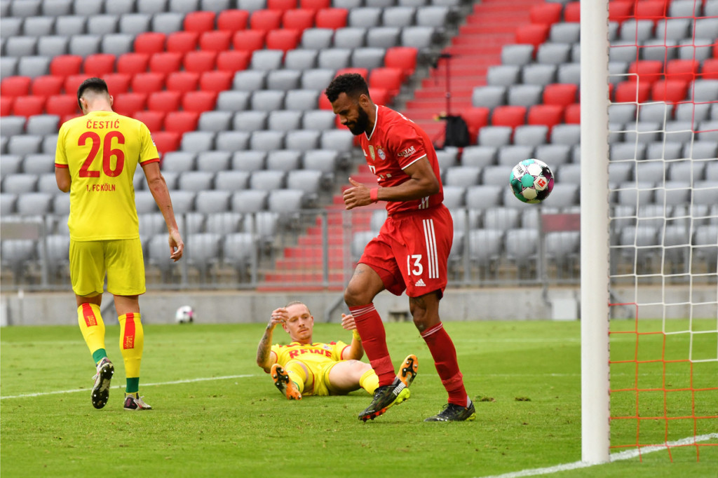 Bayern memimpin 1-0 di menit ke-18, berkat Eric Maxim Choupo-Moting. Meneruskan umpan Leon Goretzka, tandukan Choupo-Moting bisa merobek gawang Koln.