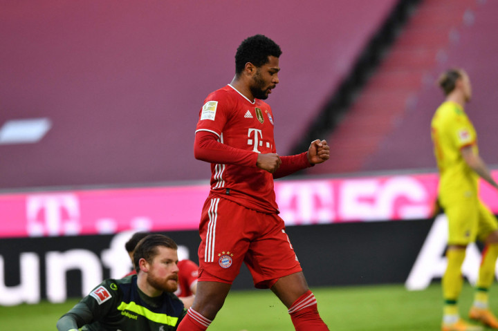 Gol keempat baru lahir di menit ke-82. Serge Gnabry mencatat namanya di papan skor, usai bisa mengubah umpan Lucas Hernandez menjadi gol. Bayern memimpin 4-1.