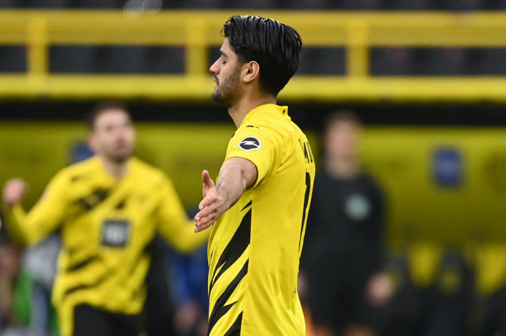 Mahmoud Dahoud melakukan selebrasi usai mencetak gol ke gawang Arminia Bielefeld.