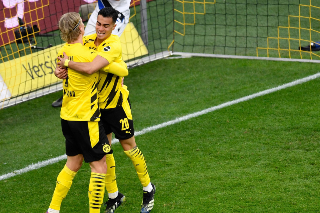 Dortmund lantas bisa memastikan kemenangan 3-0, usai Reinier, yang baru masuk menggantikan Reus, bisa ikutan mencatatkan namanya di papan skor. Hasil laga bertahan hingga peluit panjang.